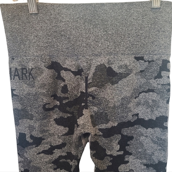 Gymshark Camo Seamless Leggings Mid Rise Gray Black Stretch Women Size Medium - Picture 3 of 7